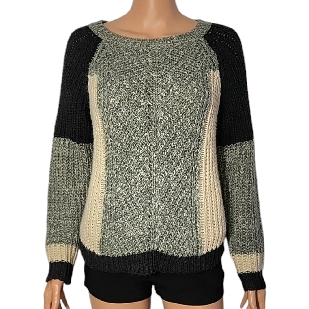 Urban Day Ladies knit sweater‎ Gray Black and Cream Colorblock Size Large.